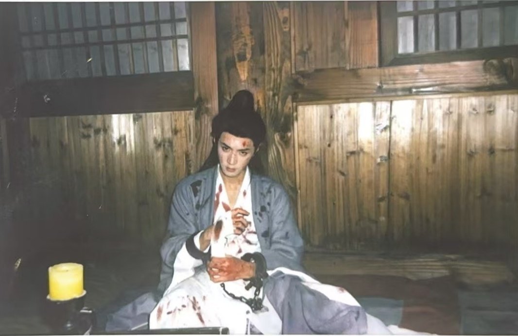 我做不了演员的原因找到了御廷谣英寡这种隐忍少年帝王我是演不来，人前温和蛰伏，转头