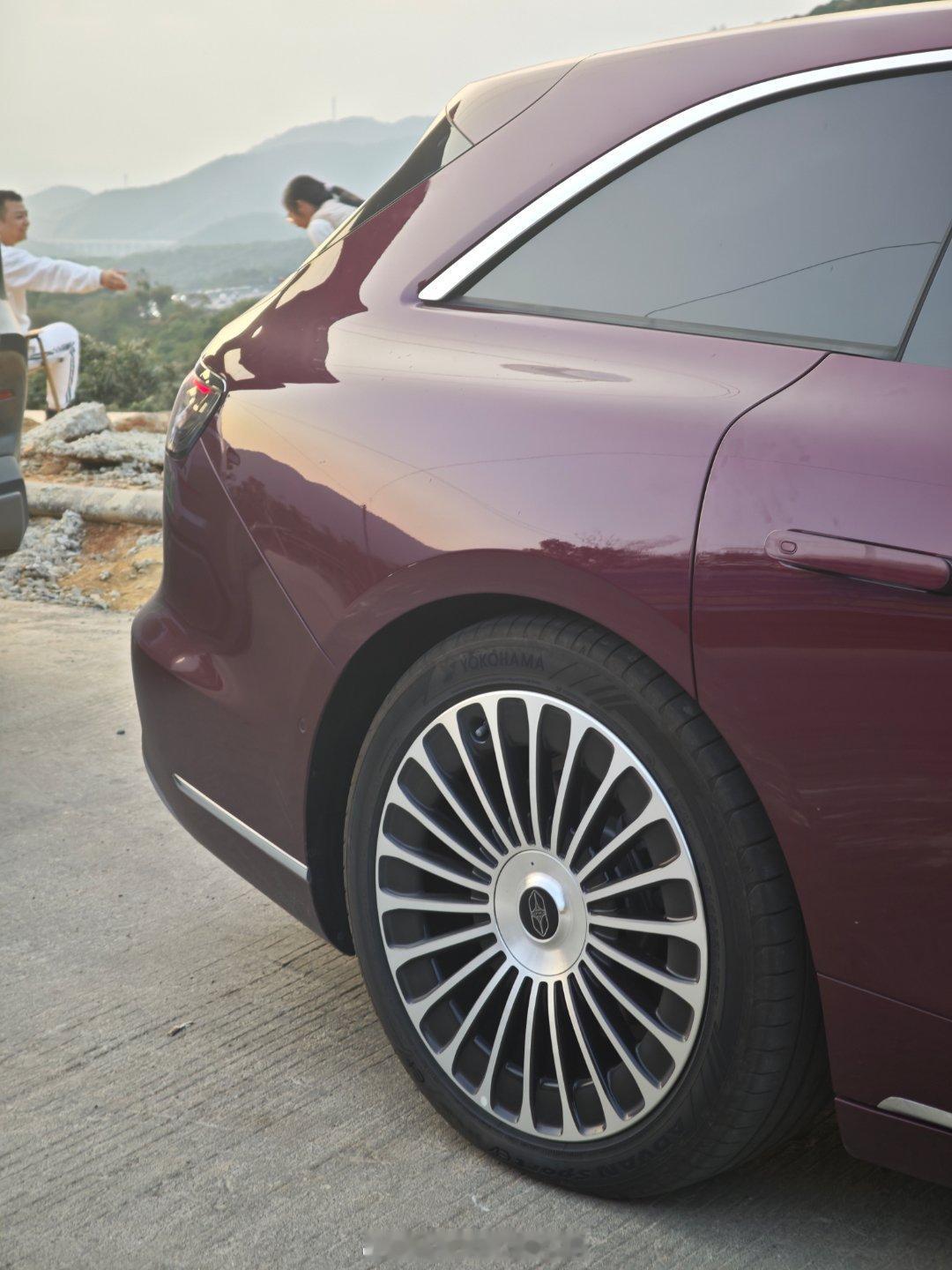 自驾最好的点就是遇到美景美食随时可享~虽然广东也没什么美景，但山上的日落它是真的