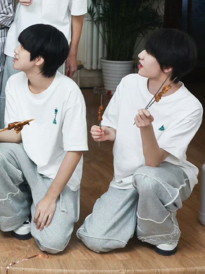 角落里也好帅呀 