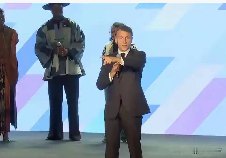 这次真的没机会了！马克龙的非洲行注定要翻车，毕竟有些东西他模仿不来。
法国近两年