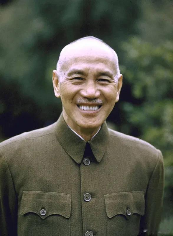 蒋介石掌权22年，为何时至今日，几乎没有百姓真心怀念他
 
蒋家王朝统治中国长达