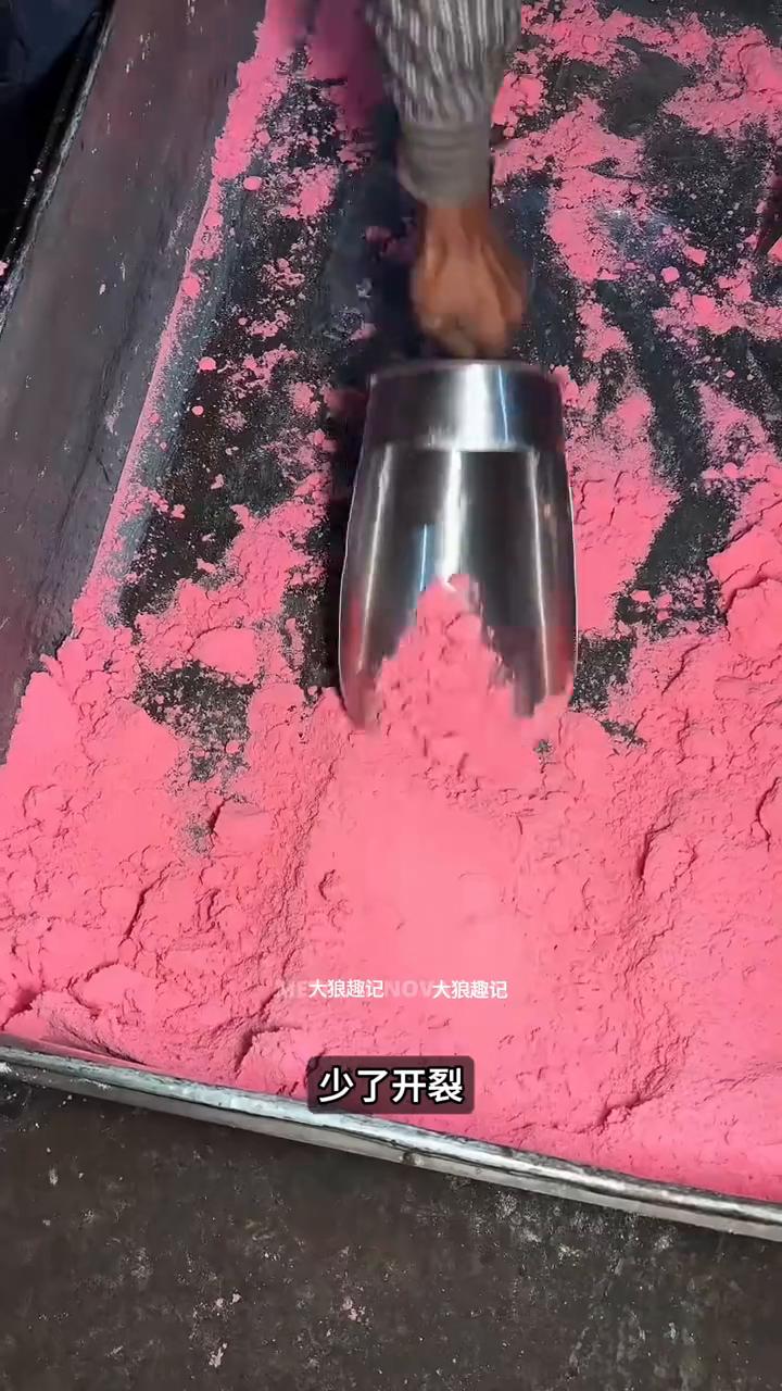 水管背后秘密。
大家注意看，你家墙里这根很多人看不起的水管在巴基斯坦却被做成了一