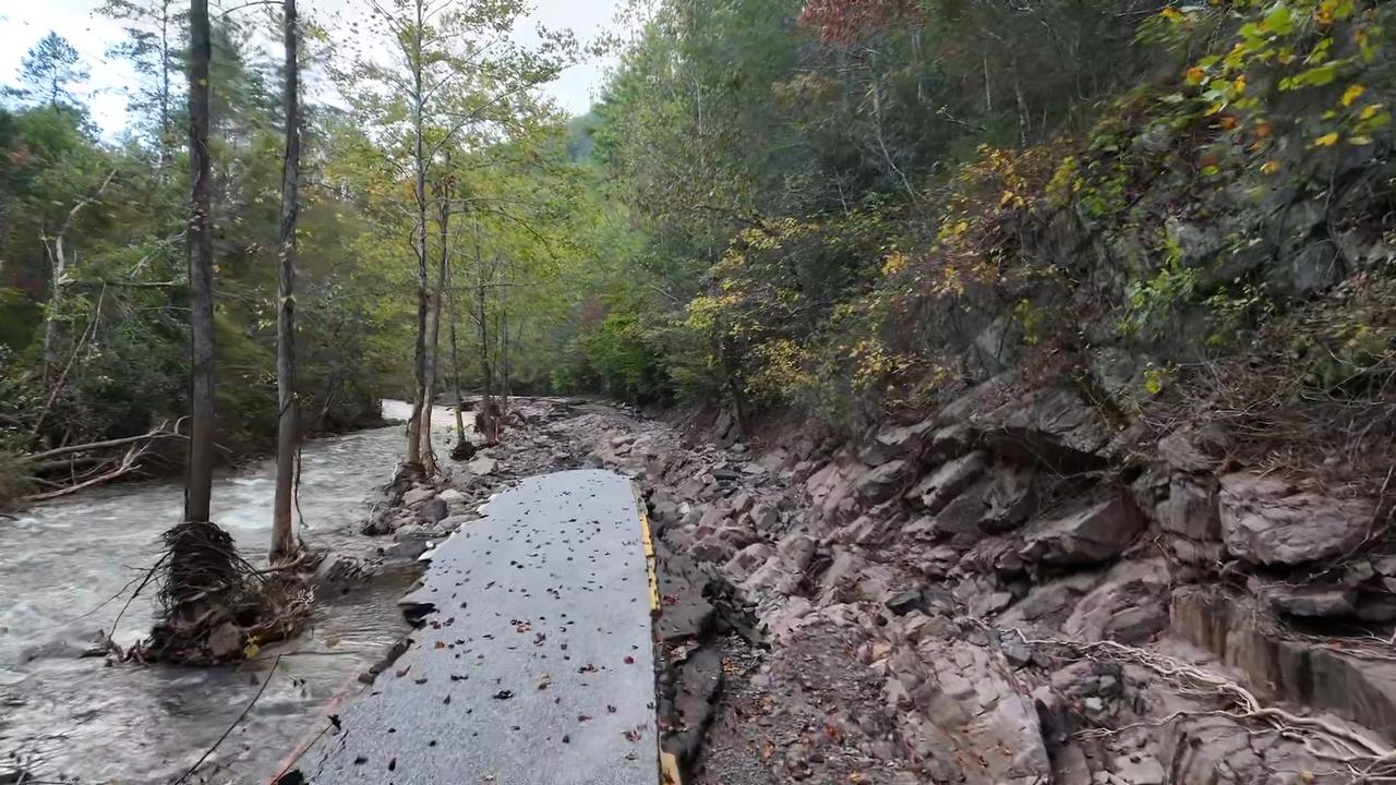 这些偏远阿巴拉契亚小镇的主干道连接着美国弗吉尼亚州大马士革和另外5个小镇，以及北