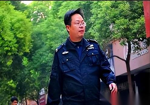 一个接近满分的理科状元，清华毕业，最后跑去当了保安。
我第一次听说这事儿，跟所有