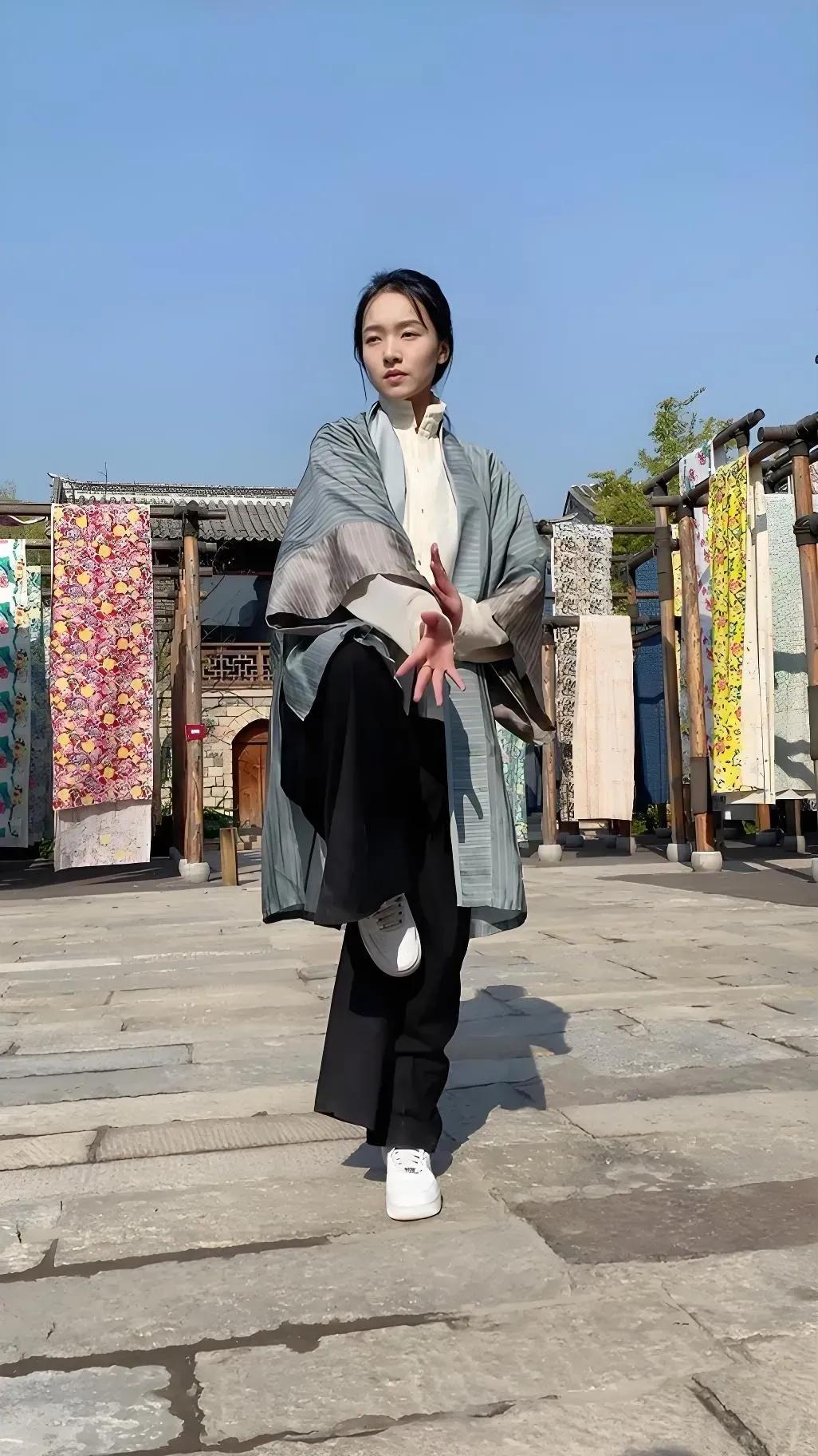 为什么喷少林的很多，而喷武当的几乎没有？原因其实很简单：

自古以来道教很重要的