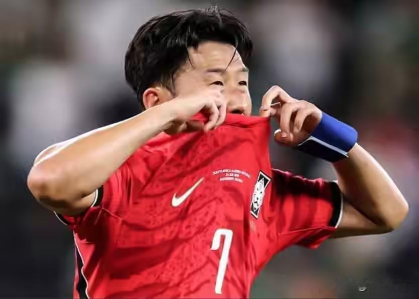 韩国球迷直接骂孙兴憨是 “史上最大虚高球员、韩国队累赘、不如武磊”。
世界杯对阵