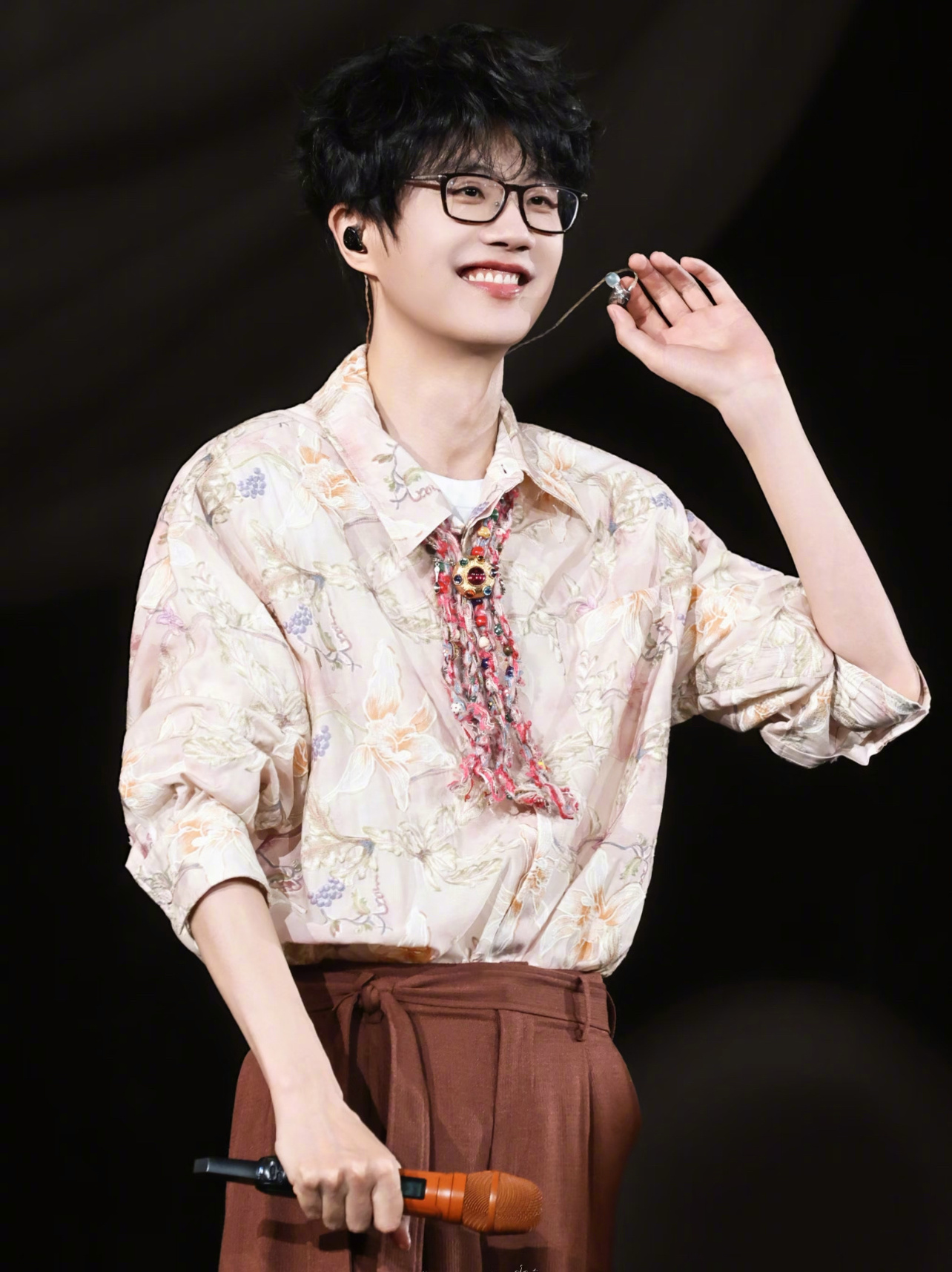 女子为看许嵩演唱会从加拿大飞武汉许嵩武汉演唱会带动商场客流女子为看许嵩演唱会从加