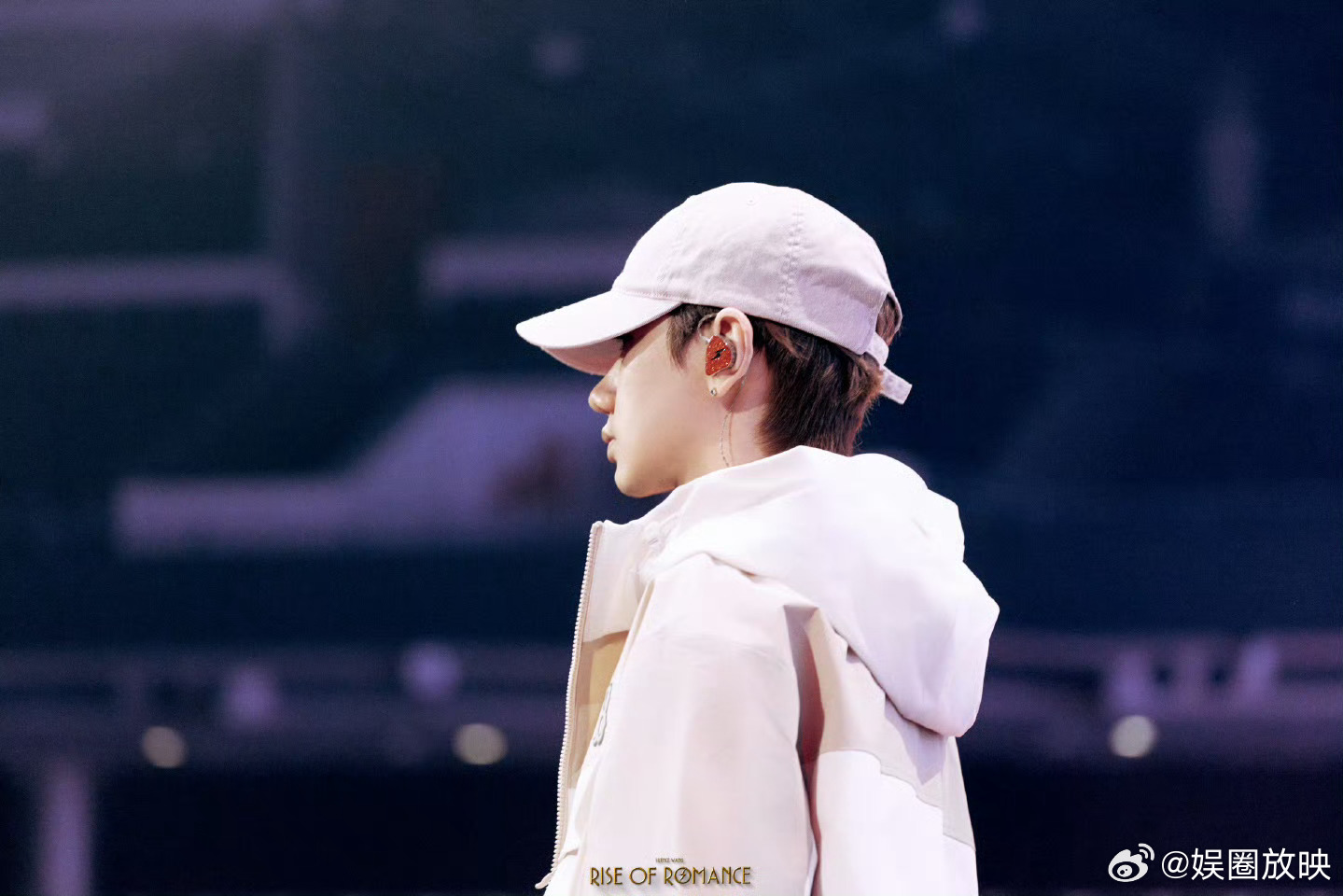 汪苏泷用播音腔证明自己口条很好新加坡世巡被说嘴瓢，泷泷直接开始播音腔回应，字正腔