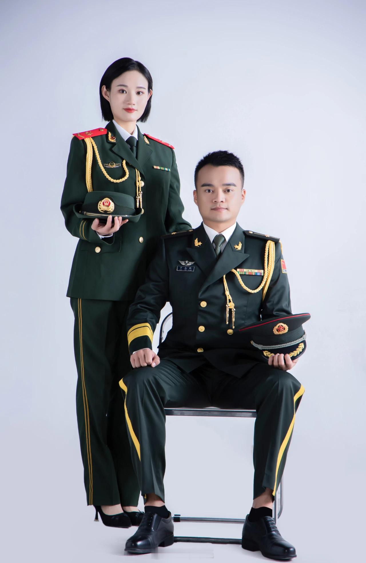 #军恋[超话]#从战友到夫妻从友情到爱情“双军人”的称呼是荣耀更是一份幸福的坚守