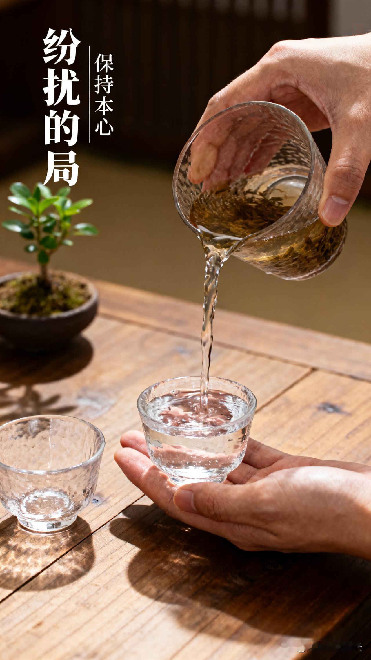 活到55岁才懂：最高级的智慧，是“我不入你的局”
 
小区里的闲言碎语传了三天，