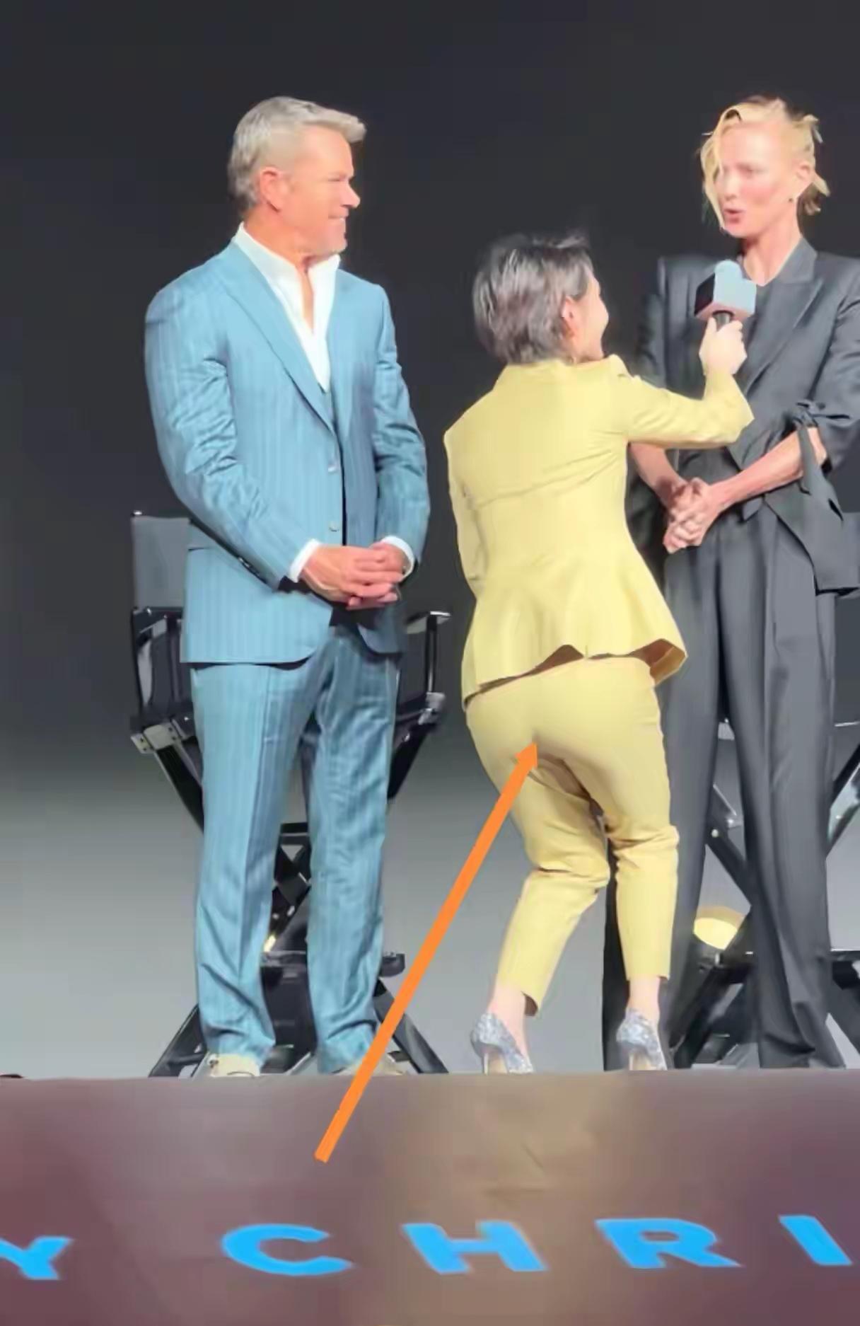 看了这几张截图，心里头真不是滋味。这是上海卫视主持人陈璇采访《奥德赛》主创团队的