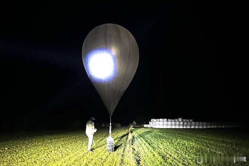 白俄“走私气球”大规模入侵立陶宛 一晚飞行42次创今年新高海外新鲜事 立陶宛官员