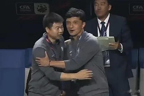 南通支云处境告急，大连人迎来保级曙光。中超第30轮两场保级关键战结束上半场，津门