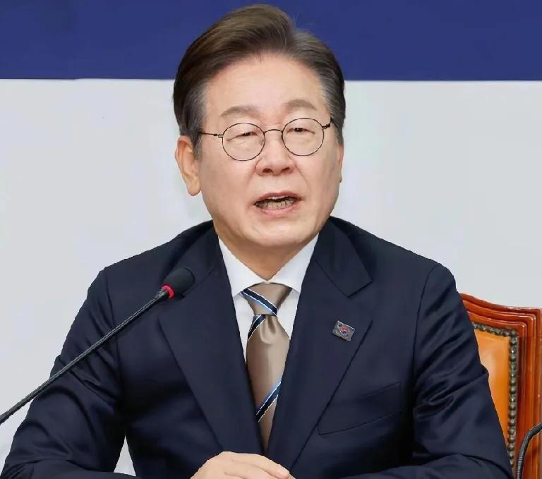 李在明太难了！6部萨德系统一个都没给韩国留也就算了，现在美又要求韩国派军舰去中东