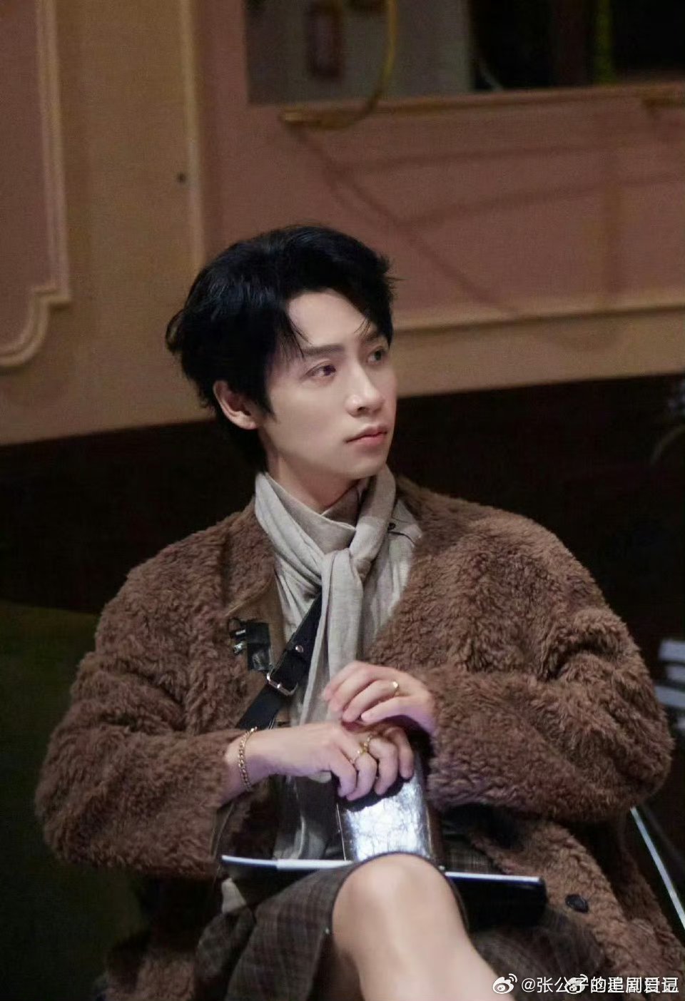 魏晨精准吐槽恋综PD大侦探魏晨在大侦探里吐槽恋综PD也太真实了吧！看监控画面啥也