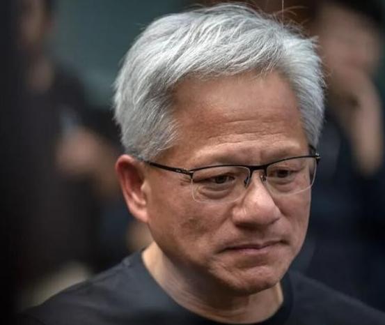 预判了美国的预判！就在美国高调官宣封禁AI芯片第二天，英国媒体就爆出猛料：中国科