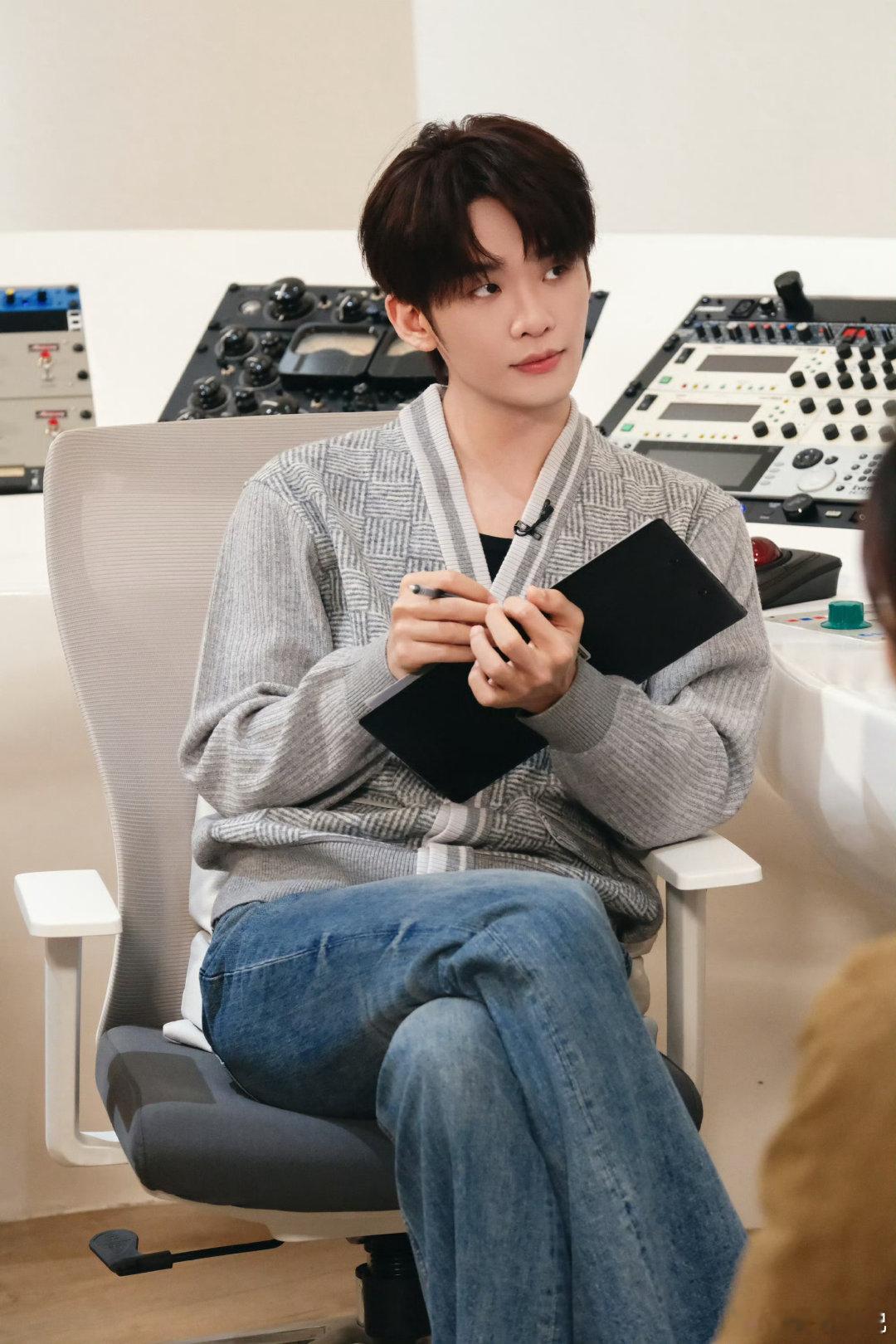 王赫野希望开演唱会后回到live house湖南卫视背后王赫野王赫野的现场永远不