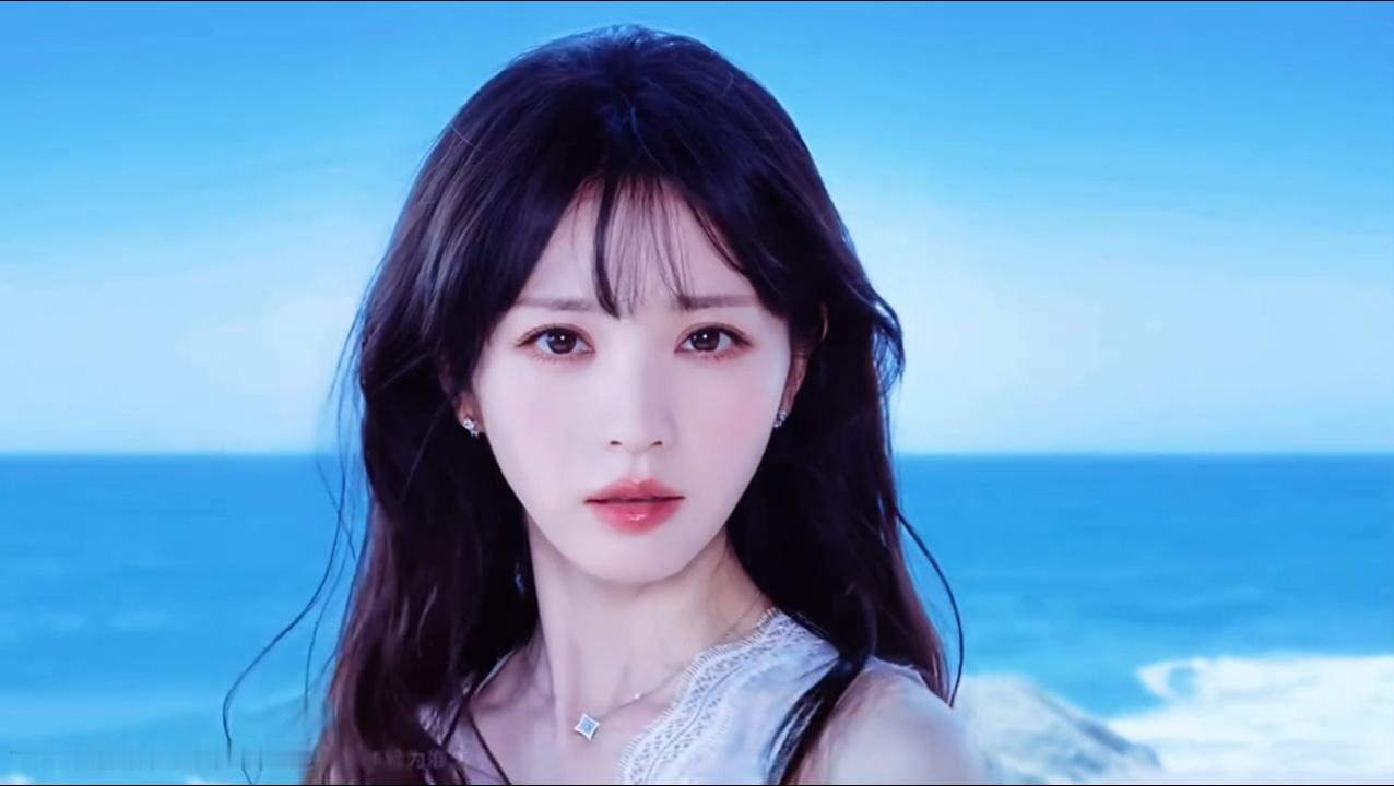 田曦薇神级镜头 美死了这个回头！