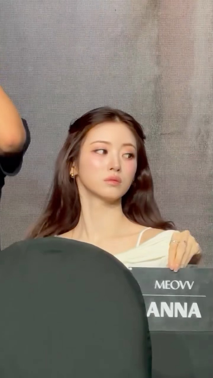 被女生排挤是我的命运我了解jpg ​​​