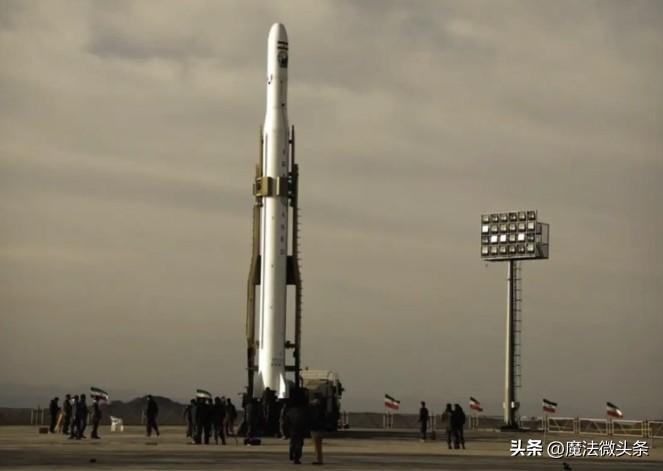 伊朗发射3800公里射程的导弹，这信号可太明显了！据报道，伊朗向约3800公里外