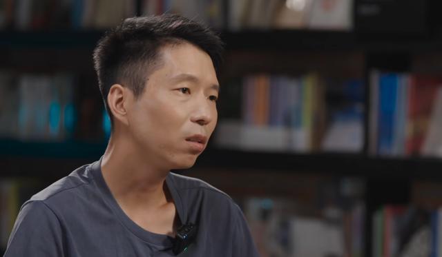 泉州工厂暗夜里的文学微光：16岁辍学打工仔，用20年血汗日记写成书，他说只赚了几