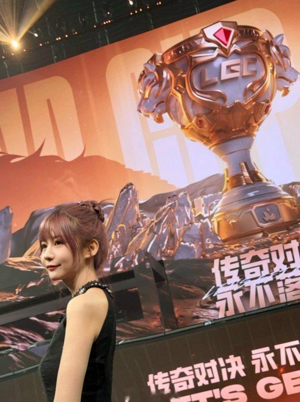 #BL对战OP# ​兄喜否？LPL女解说瞳夕晒照：传奇杯昨天返图！今天继续见#老