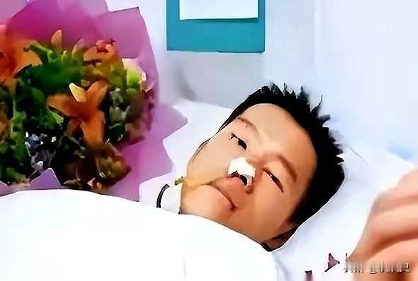 2005年，一名叫做韦兆安的男子从医院顶楼上一跃而下，结束了他25岁的生命。随着