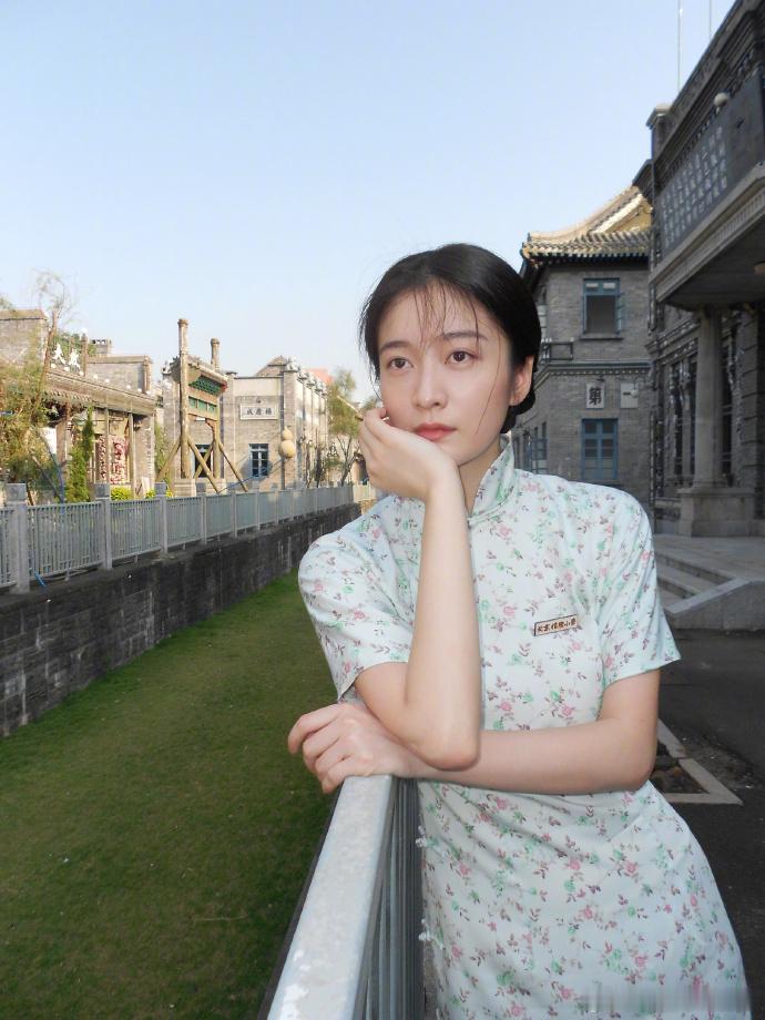 张雪迎演了冯小刚新电影抓特务里面有张雪迎 《抓特务》里面有张雪迎，真的是觉得好期