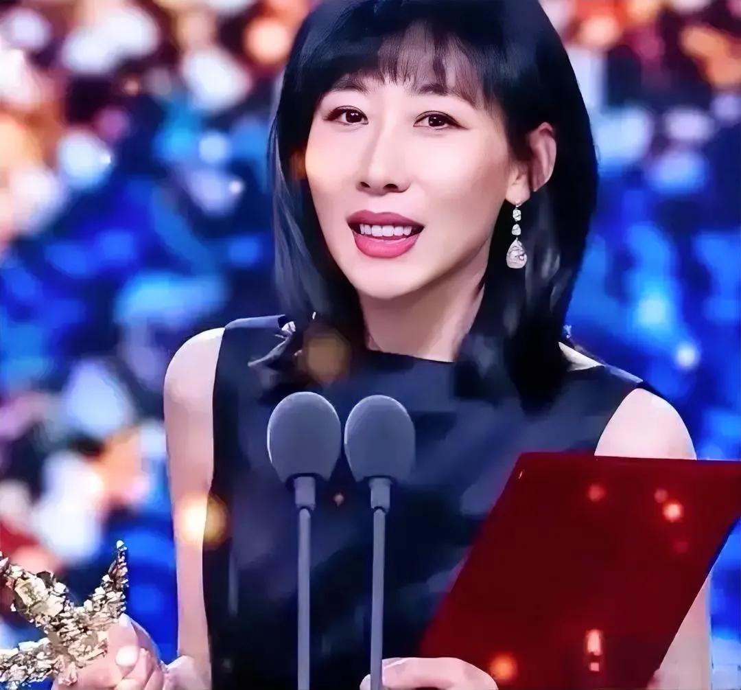 中戏“遗珠”任素汐：没颜值有演技，一部话剧让她大红大紫！



在娱乐圈这个盛产