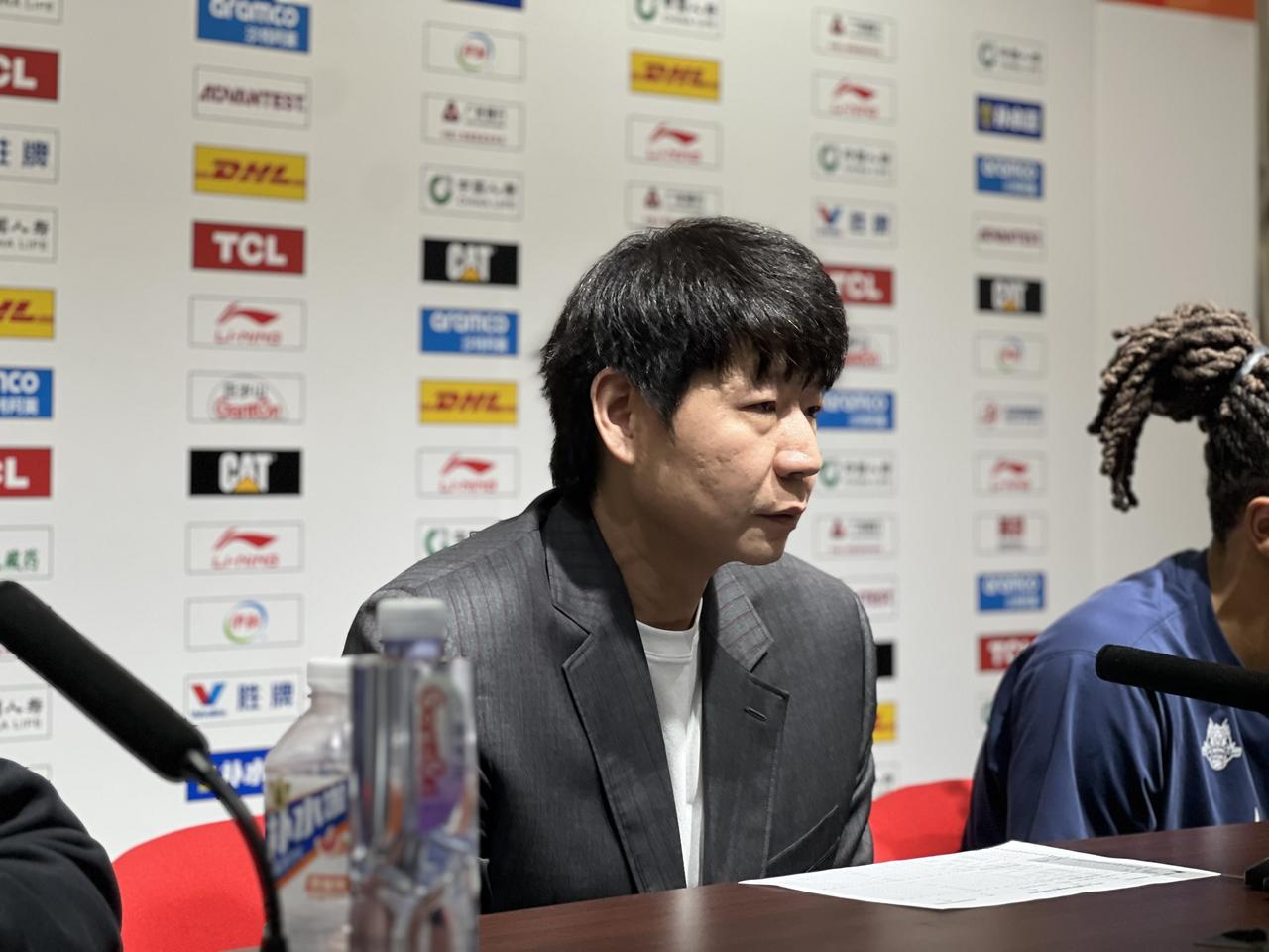 山东高速男篮主场是大胜广东队啊，主教练邱彪的排兵布阵，运筹帷幄，这场比赛真是可圈