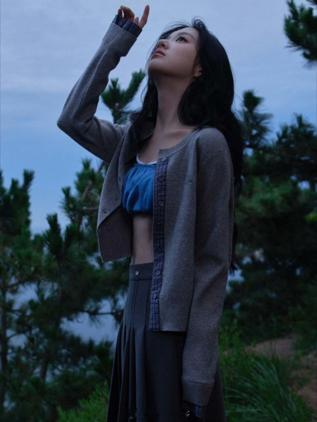 包上恩、周柯宇《炽夏》明天🥭招商官宣⏰09:30官微：油画海报 ​​​