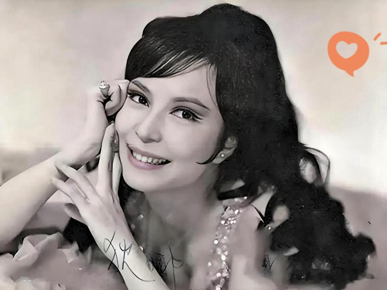 曾奇峰有句话说得极为透彻：
"女人的性欲望比男人强烈得多，只是她们的生理结构决定