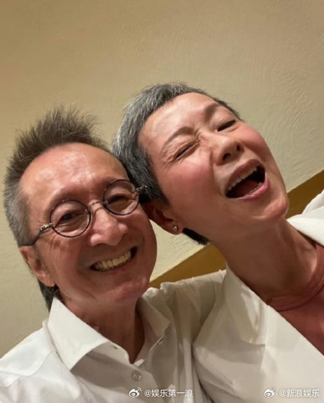 叶童回应老公暴瘦传闻叶童说台风都刮不走丈夫 据港媒，近日有传闻叶童老公暴瘦。8日