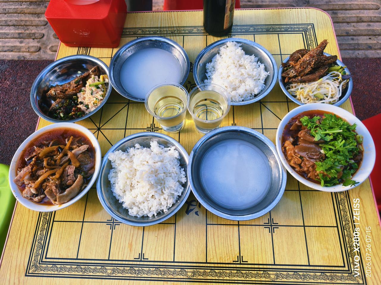 诚信早餐店值得点赞
         深圳的朋友回家乡——随州，因中午时段太热，