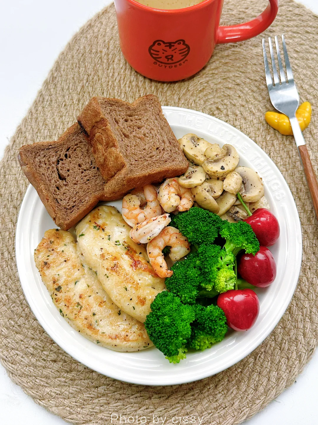 交换早餐呀🍫今天的碳水快乐是可可吐司给的