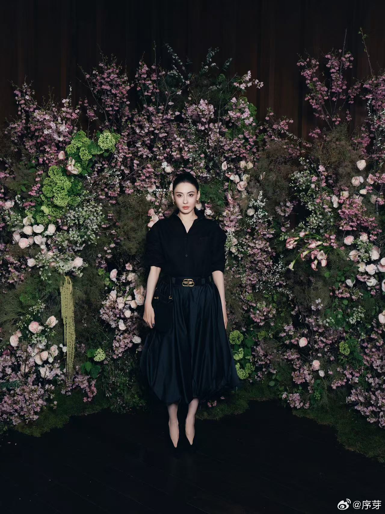 巴黎世家偶遇张柏芝张柏芝巴黎世家活动状态 谁能不被活动里的张柏芝惊艳到，亮相巴黎