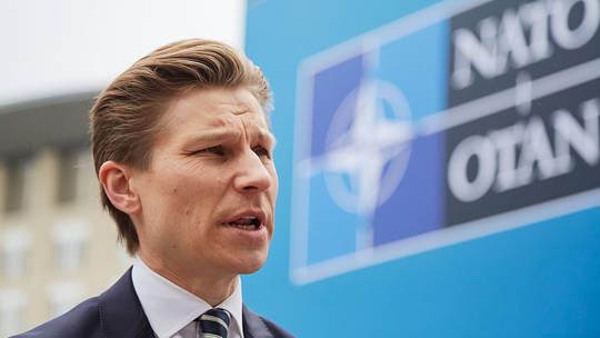 芬兰国防部长安蒂·哈卡宁指责中国在乌克兰冲突中支持俄罗斯，并将两国深化合作描述为