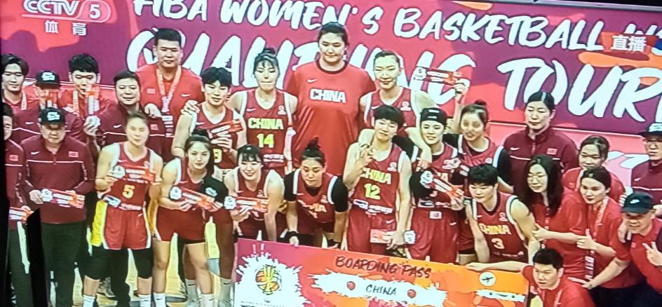又是王思雨，最后一节狂砍9分，帮助中国女篮战胜欧洲劲旅捷克队，晋级女篮世界杯。在