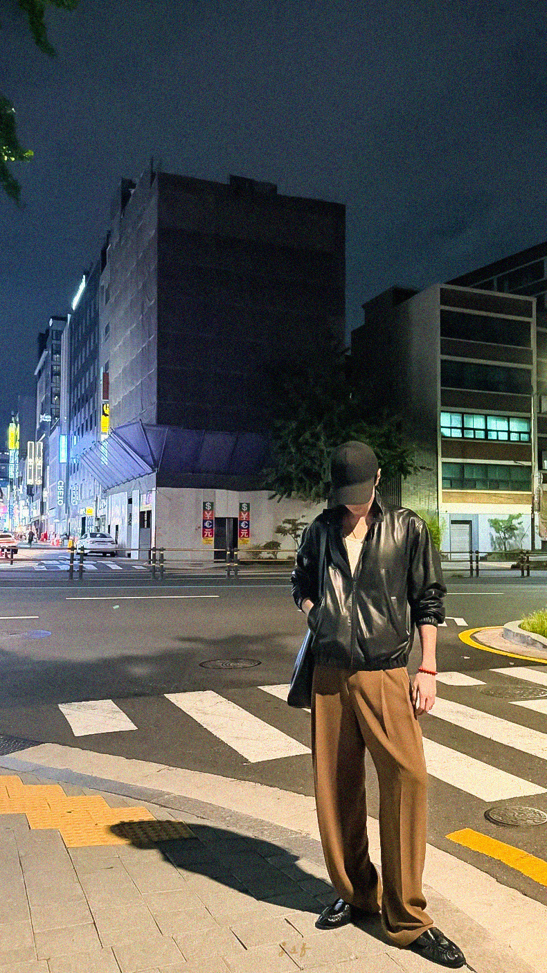 陈哲远海外路人盘有多大[期待]戴着帽子裹得严严实实依然每天被粉丝发现 ​​​