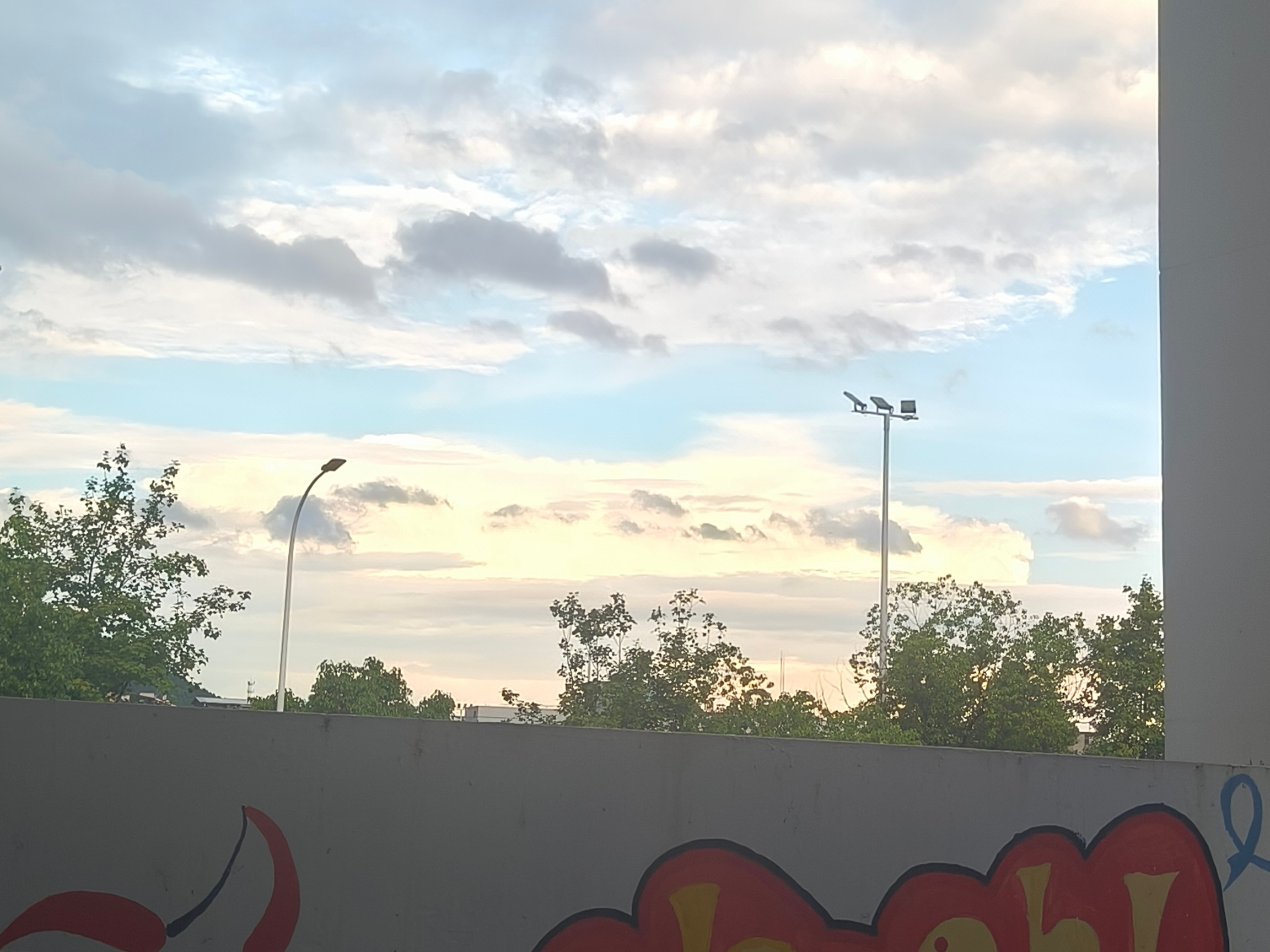 今天天气不错> <