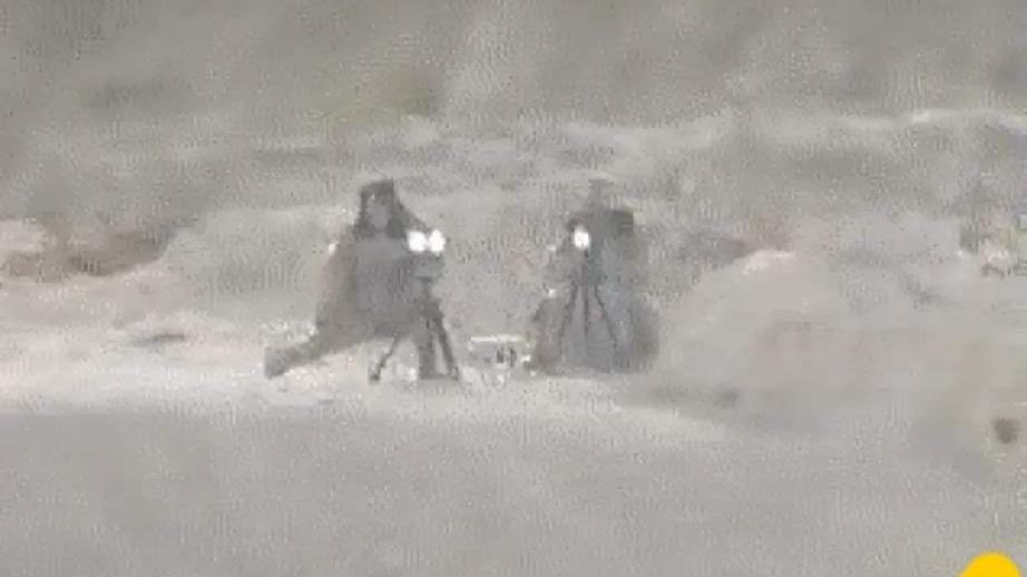 中印边境，一年前的中国观察哨和今年的中国“哨兵”。 ​​​