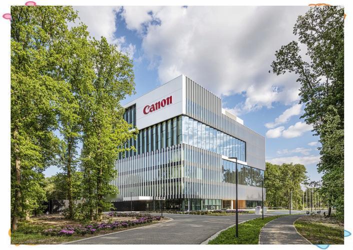 三星、东芝走了，把生产线搬去了越南。

阿迪耐克也走了，将工厂搬到了越南，

现