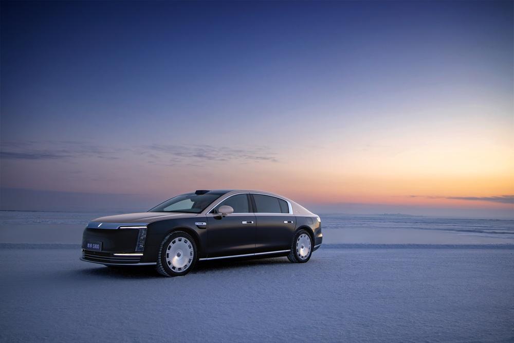 鸿蒙智行在短短43个月内成功交付100万辆汽车，均价达到39万元，这一成就背后蕴