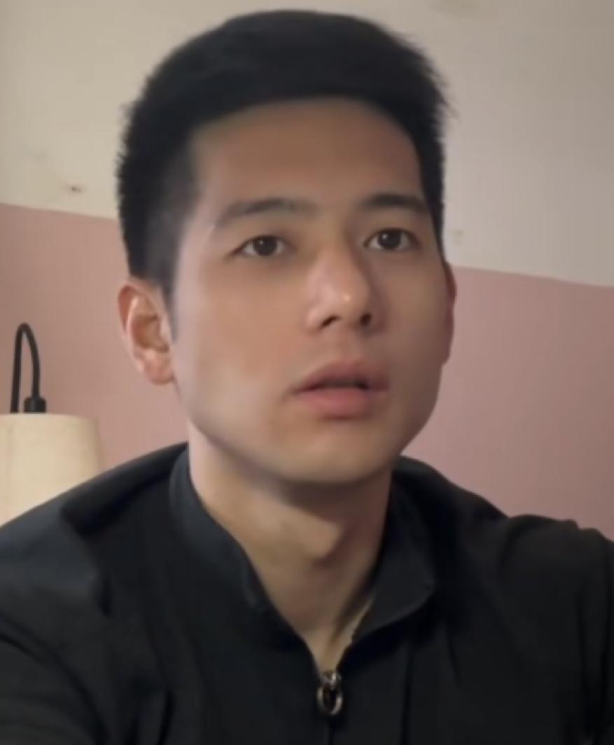 这是我见过最好看的鼻子，真的没有之一，一个好鼻型该有的优点在他的鼻子上全都能找到