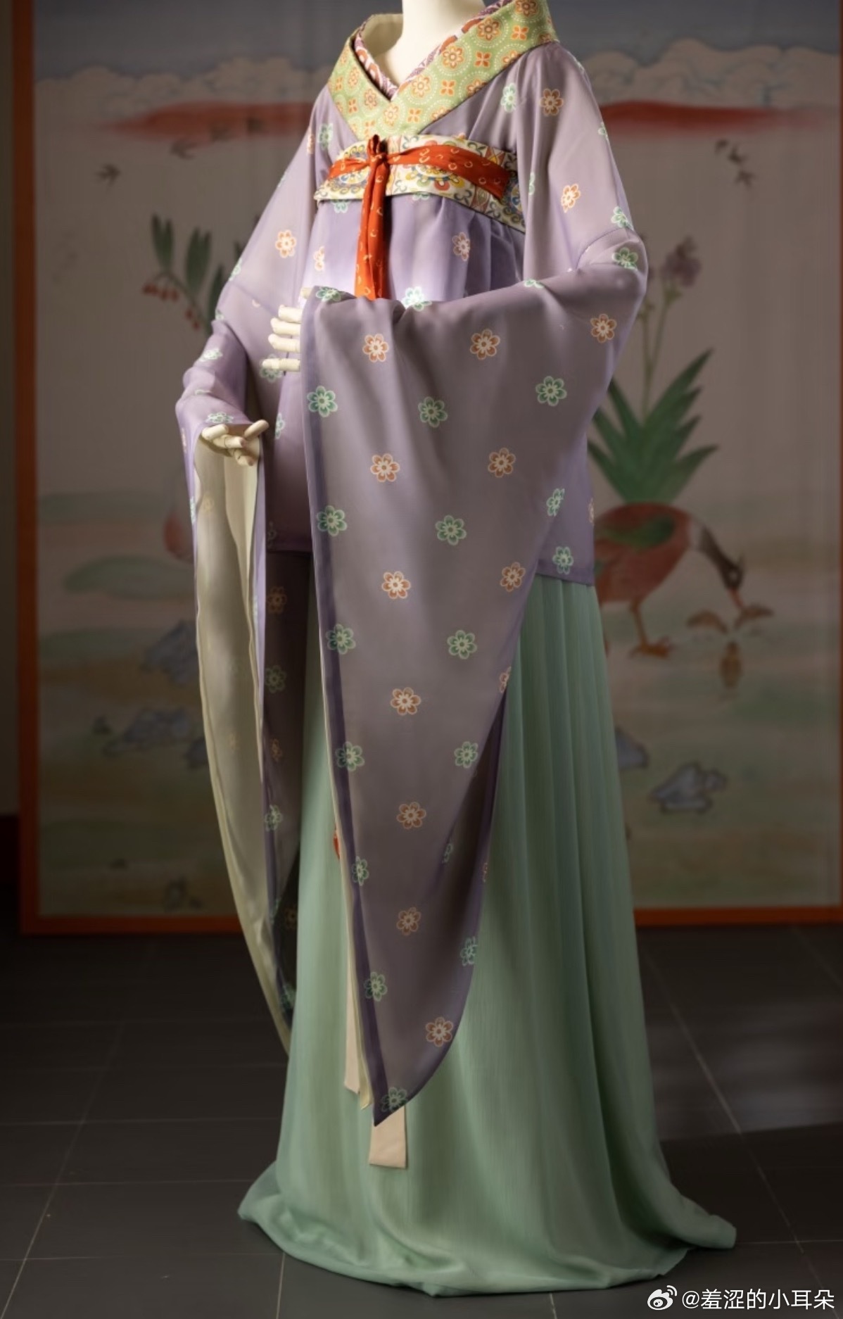 杨幂《江山大同》的衣服，这个形制肯定有的吧 