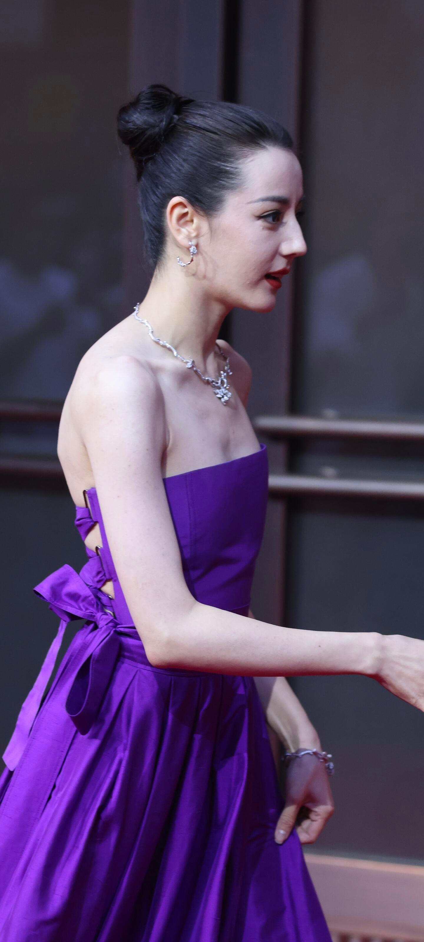 迪丽热巴生图法令纹 