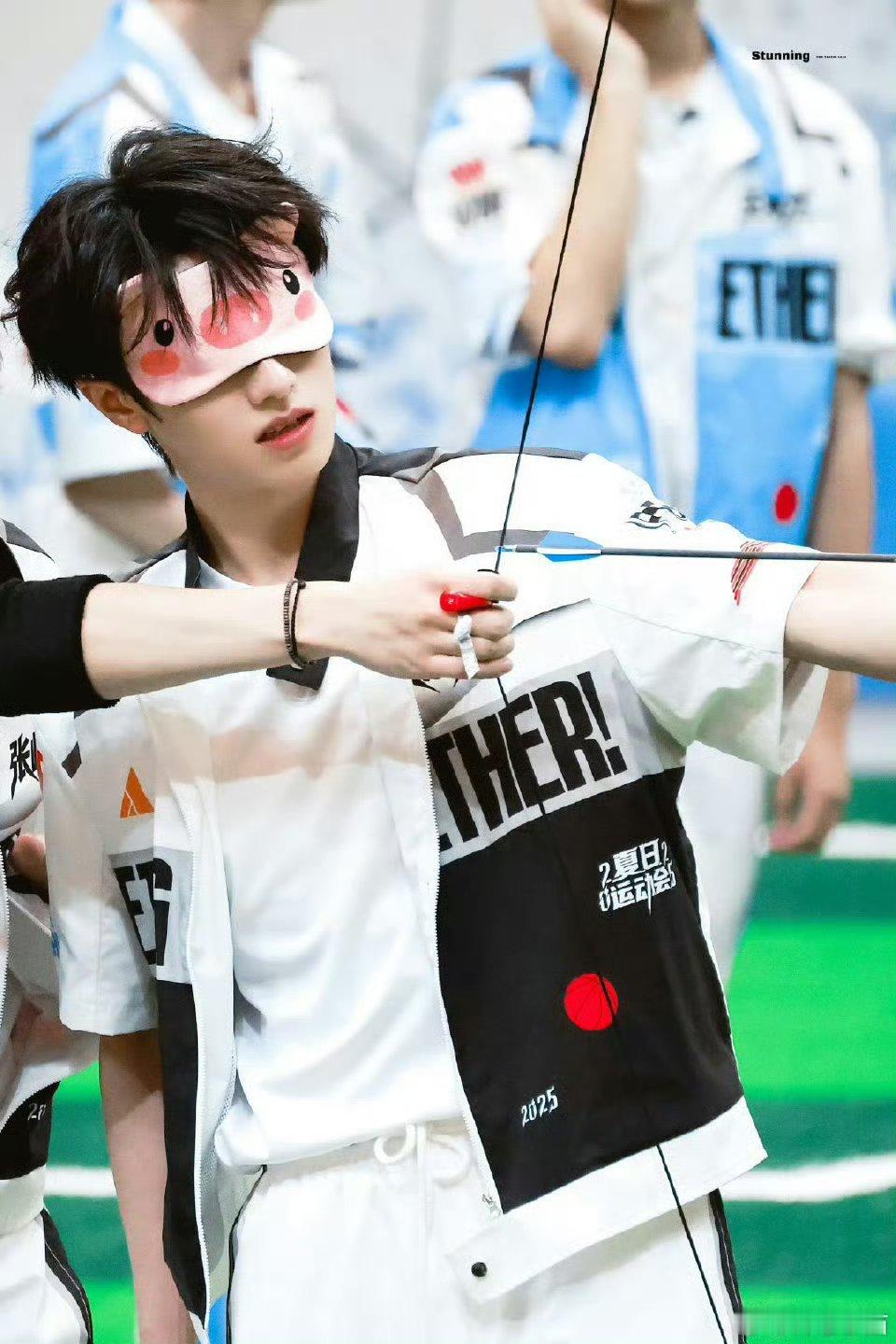 t，朱志鑫运动会神图，内娱射箭最好看的明星！（没有之一） ​​​