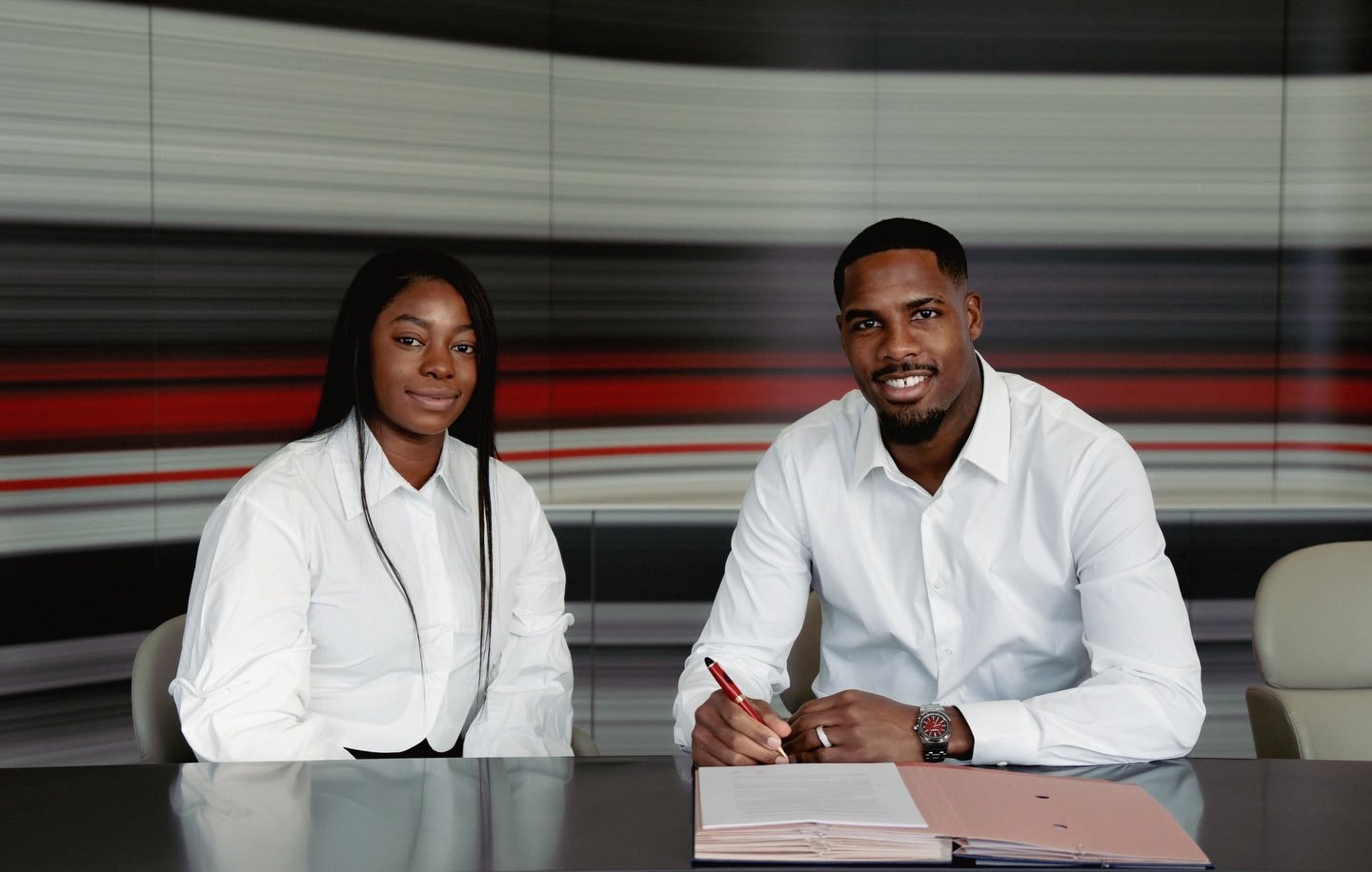 迈尼昂的经纪人在社交媒体上发表了一篇相当具有浪漫主义色彩的内容❤️🖤：这个答案