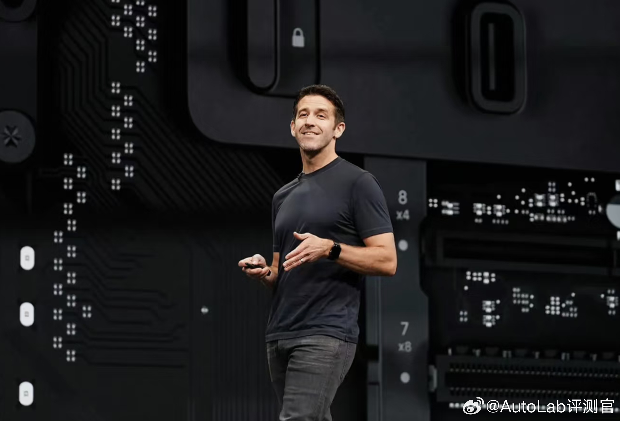 明天凌晨，就是WWDC2026了。这也正式代表库克将要把CEO的位置正式交棒给约