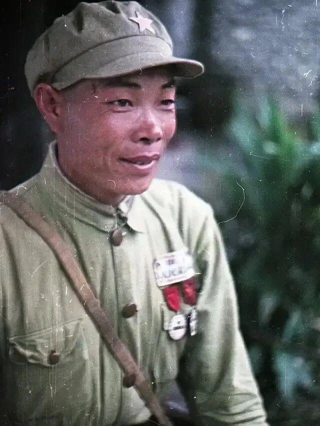 新中国成立前夕，朴素忠诚的解放军战士们！正是他们的付出，才缔造了一个新世界，迎来